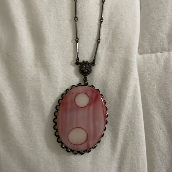Rose 'quartz' pink domed oval pendant, hand-wrought vintage lucite with matte - Picture 2 of 8
